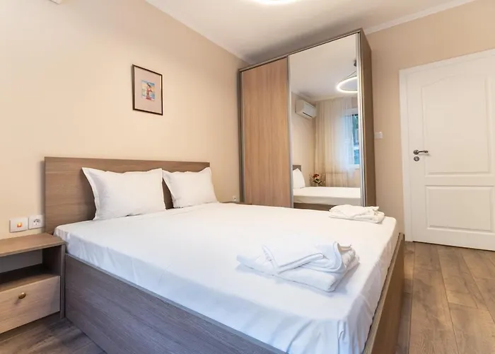 Heart Of The City 2-Bedroom Apartment